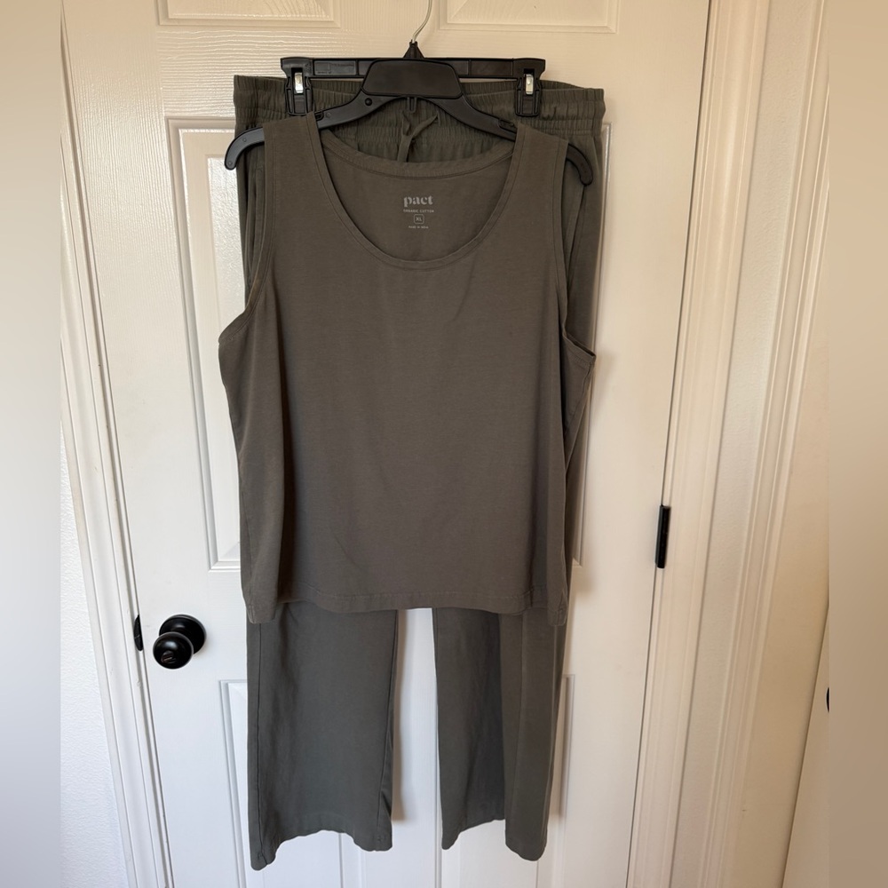 Pact cool Stretch Lounge Set